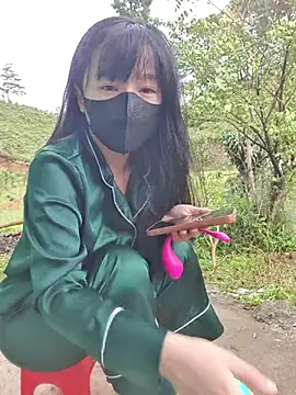 Helen-Tran online show from 10/26/25, 01:28