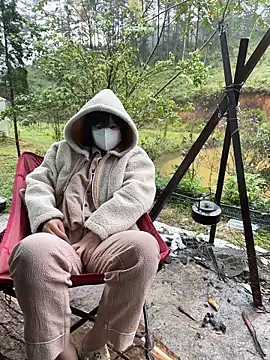 Helen-Tran online show from 10/30/25, 02:21