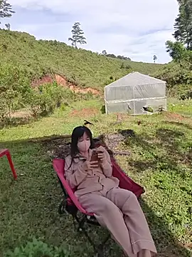 Helen-Tran online show from 10/24/25, 01:26