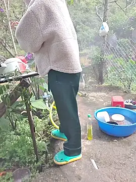 Helen-Tran online show from 10/29/25, 02:54