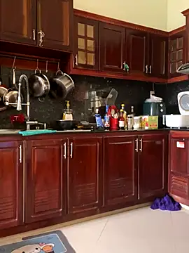 Helen-Tran online show from 10/09/25, 05:52