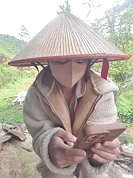 Helen-Tran online show from 11/12/25, 02:48