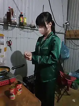 Helen-Tran online show from 10/23/25, 12:04