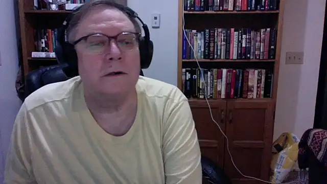 Snapshot of Vinyl22@xh chatting on 06/24/26, 03:49 Vinyl22xh online show from 06/24/26, 03:49