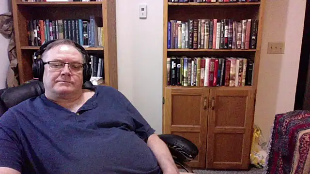 Snapshot of Vinyl22@xh chatting on 07/16/26, 01:02 Vinyl22xh online show from 07/16/26, 01:02