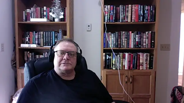 Snapshot of Vinyl22@xh chatting on 07/01/26, 09:37 Vinyl22xh online show from 07/01/26, 09:37