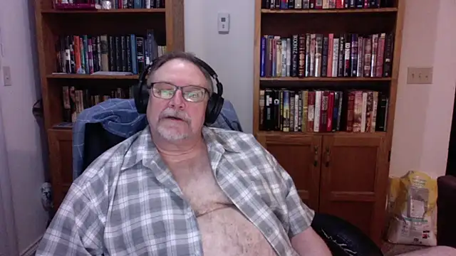 Vinyl22xh online show from 04/13/26, 02:15