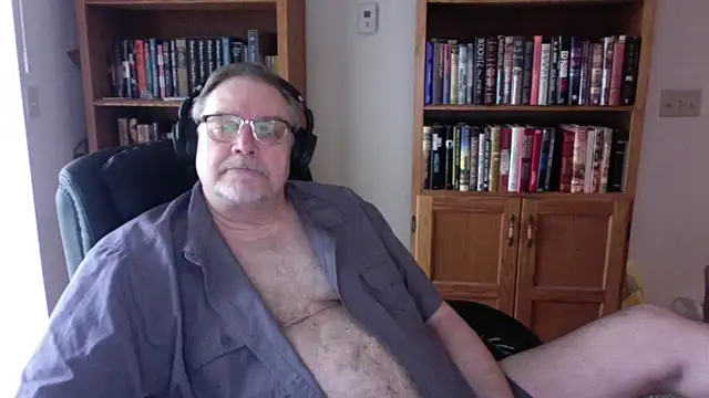 Vinyl22xh online show from 04/22/26, 06:04