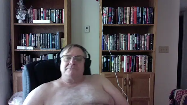 Snapshot of Vinyl22@xh chatting on 06/27/26, 08:37 Vinyl22xh online show from 06/27/26, 08:37