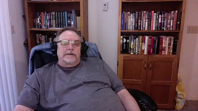 Vinyl22xh online show from 04/16/26, 12:22