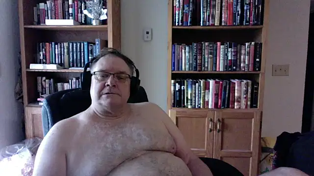 Snapshot of Vinyl22@xh chatting on 07/10/26, 04:51 Vinyl22xh online show from 07/10/26, 04:51