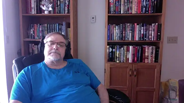 Vinyl22xh online show from 04/08/26, 05:25