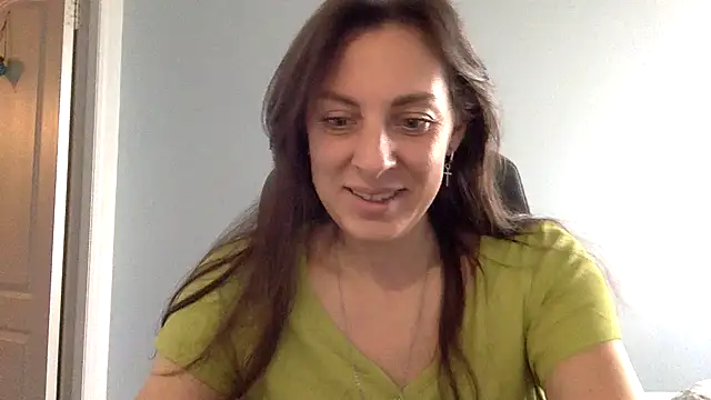 Snapshot of Myronell chatting on 10/10/25, 09:21 Myronell online show from 10/10/25, 09:21