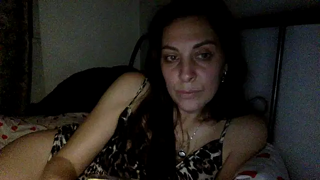 Snapshot of Myronell chatting on 10/18/25, 09:06 Myronell online show from 10/18/25, 09:06