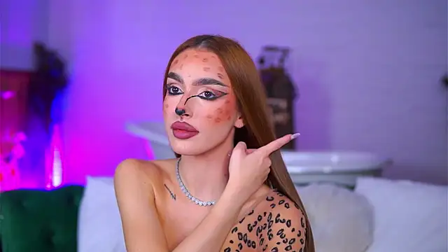 ClaraBenatti online show from 10/31/25, 10:38