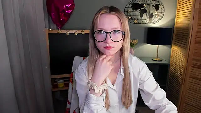 elliupp online show from 10/10/25, 08:37