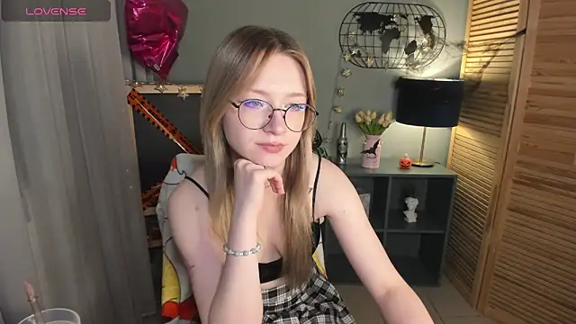 Snapshot of elliupp chatting on 10/31/25, 08:33 elliupp online show from 10/31/25, 08:33