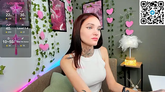 Snapshot of Selena_Lune chatting on 09/26/25, 01:56 Selena Lune online show from 09/26/25, 01:56
