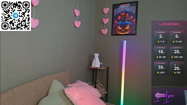 Selena Lune online show from 11/06/25, 02:37