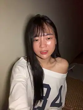 Snapshot of Be_xinh chatting on 09/30/25, 04:24 Be xinh online show from 09/30/25, 04:24