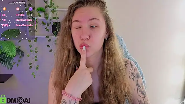 Elsie Cutties online show from 12/22/25, 01:06