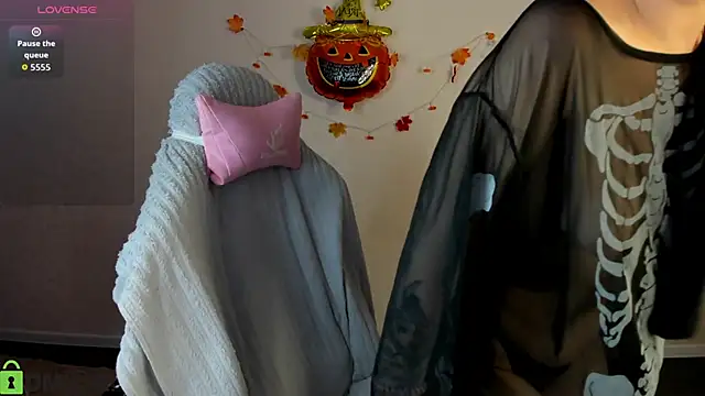 Elsie Cutties online show from 10/30/25, 01:04