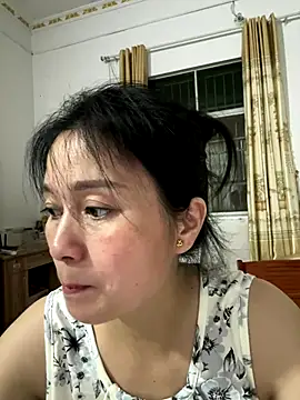 Snapshot of aoyo66 chatting on 10/05/25, 10:50 aoyo66 online show from 10/05/25, 10:50