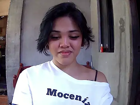 Yuriidelaveigne online show from 02/25/26, 04:23