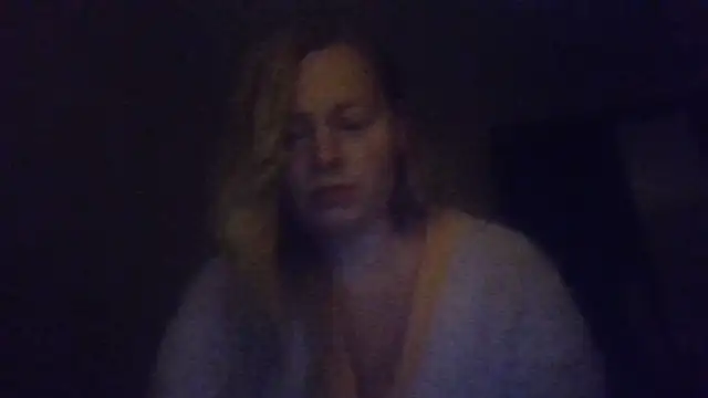Snapshot of Faynoria chatting on 10/17/25, 08:21 Faynoria online show from 10/17/25, 08:21