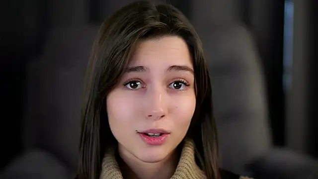 LettySlovacek online show from 10/10/25, 02:34