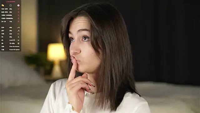 LettySlovacek online show from 11/04/25, 04:38