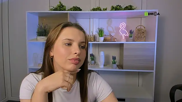 lola swon online show from 10/07/25, 07:04