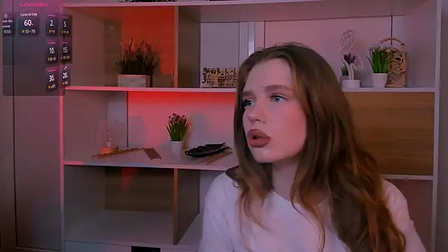 lola swon online show from 10/20/25, 07:14