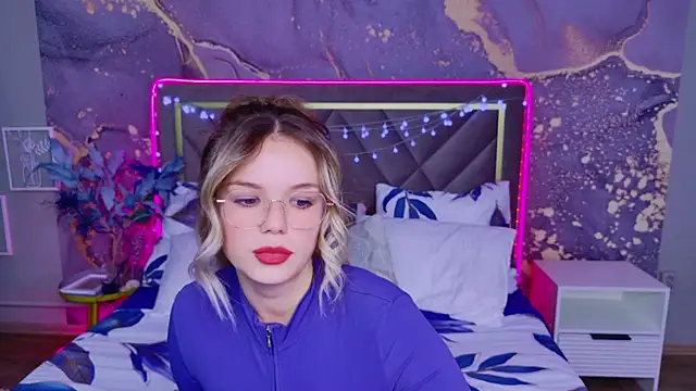 KellyHayden online show from 10/03/25, 10:17