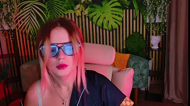 KellyHayden online show from 10/14/25, 11:11