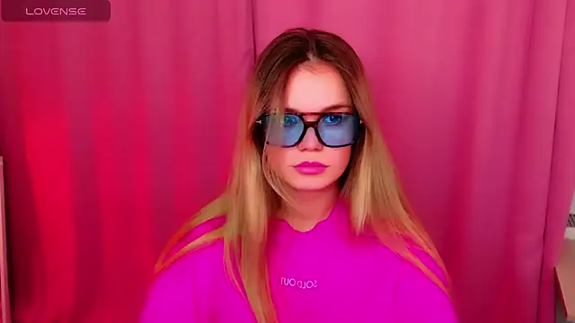 KellyHayden online show from 11/30/25, 06:19