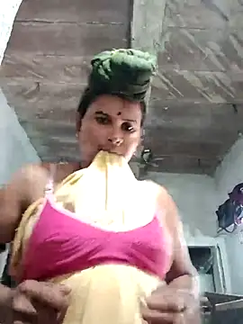 Sushmita Love online show from 10/28/25, 07:18