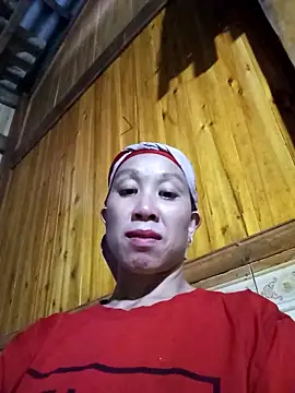 Snapshot of vtmbae chatting on 10/20/25, 10:38 vtmbae online show from 10/20/25, 10:38