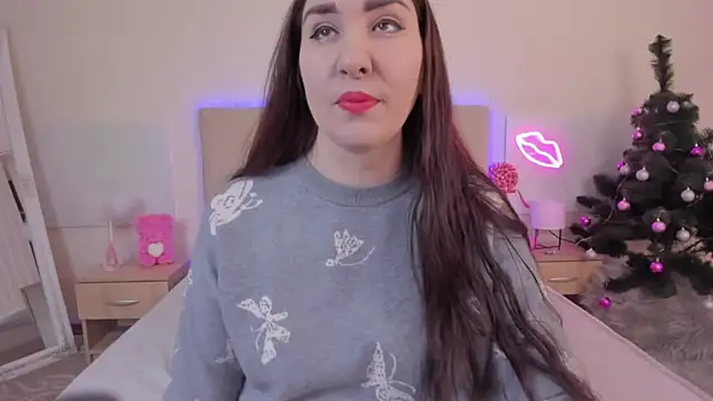 TrishaDarks online show from 12/18/25, 06:29