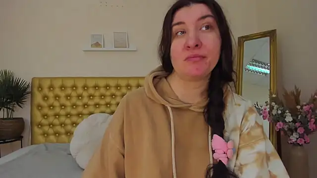 TrishaDarks online show from 03/20/26, 06:14