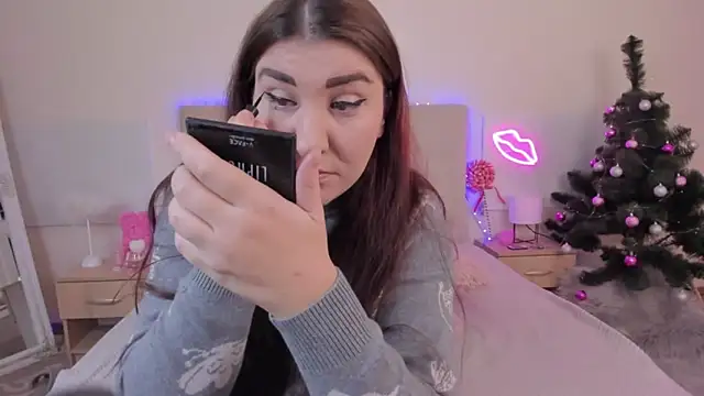 TrishaDarks online show from 12/20/25, 06:49