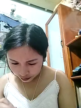 Snapshot of Mai4568 chatting on 09/30/25, 12:33 Mai4568 online show from 09/30/25, 12:33