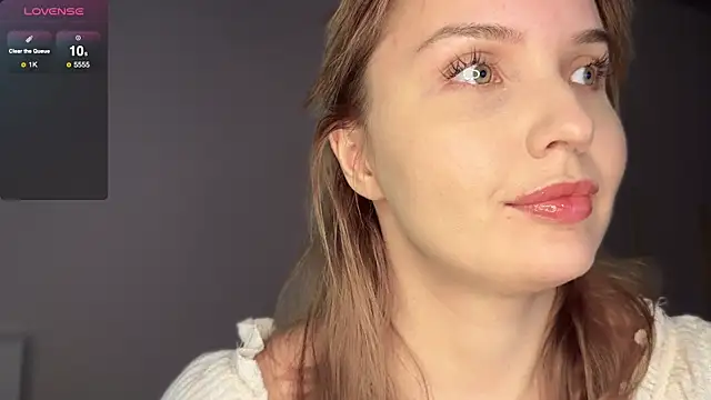 Snapshot of catherine__meow chatting on 11/15/25, 07:23 catherine meow online show from 11/15/25, 07:23