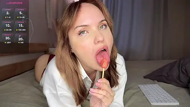 Snapshot of catherine__meow chatting on 09/24/25, 08:32 catherine meow online show from 09/24/25, 08:32