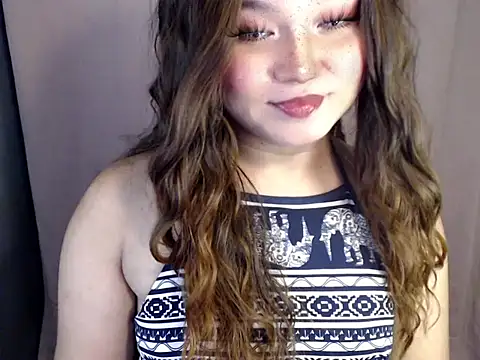 Eyes-on-me online show from 11/26/25, 08:03