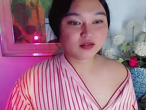 Eyes-on-me online show from 06/11/26, 12:23