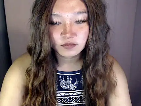 Eyes-on-me online show from 02/05/26, 07:26