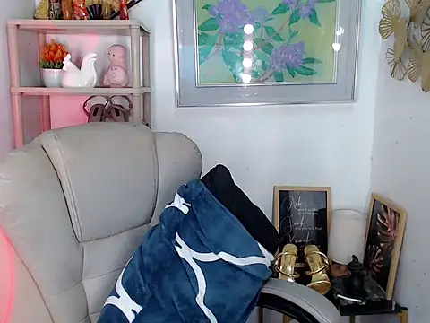 Eyes-on-me online show from 07/08/26, 05:19