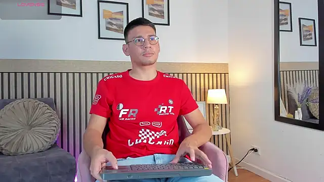 Snapshot of marcuswildx chatting on 09/24/25, 10:16 marcuswildx online show from 09/24/25, 10:16