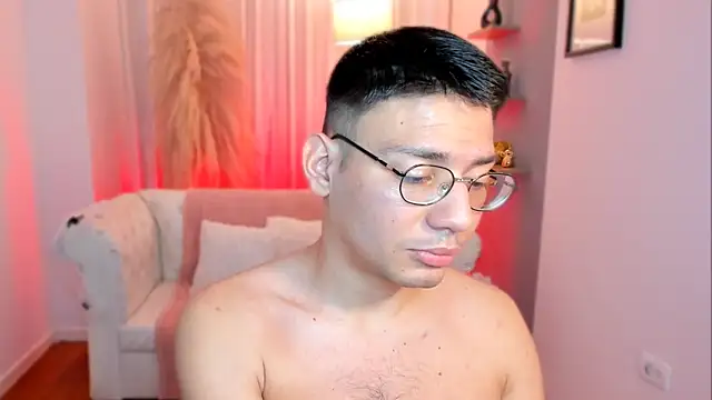 Snapshot of marcuswildx chatting on 10/19/25, 03:26 marcuswildx online show from 10/19/25, 03:26